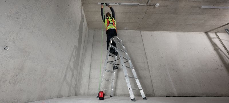 PM 2-PG yeşil lazer şakül Noktaların dikey olarak aktarımı ve teraziye alma için yüksek görünürlüklü 2 noktalı yeşil lazer şakül Uygulamalar 1